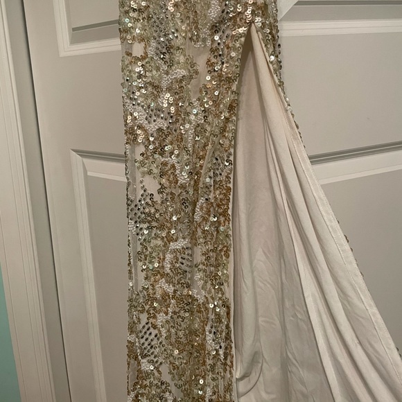 Scala Gold Sequin Gown with Open back - Picture 7 of 9